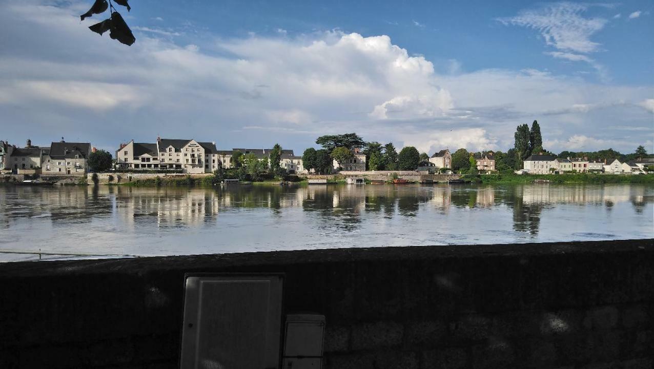 The Peaceful Corner In The Heart Of Saumur Apartment Exterior photo