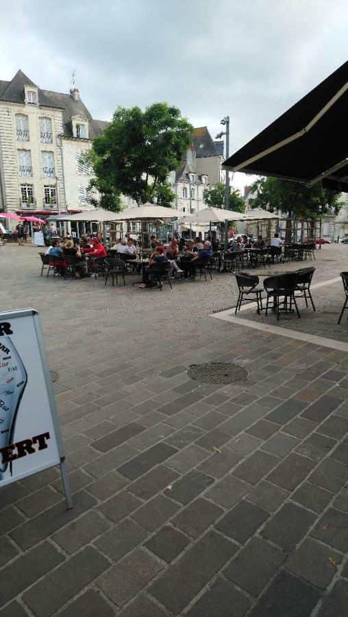 The Peaceful Corner In The Heart Of Saumur Apartment Exterior photo